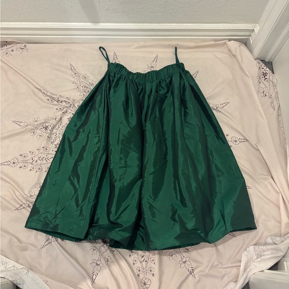 Elegant Green Women's Skirt - Picture 2 of 6